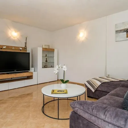 Apartament Ivan Nečujam